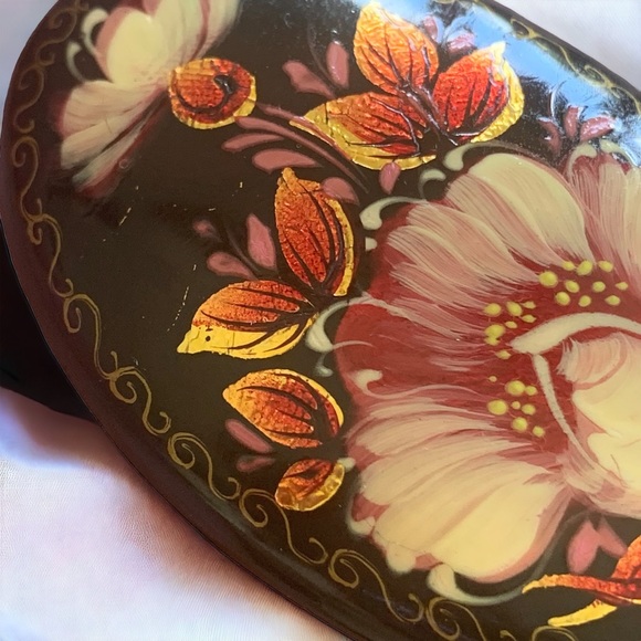 Vintage Signed Russian Lacquer Brooch Pin, Hand Painted Russian Folk Art - Picture 3 of 9